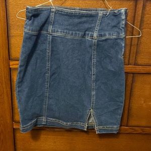 So mini denim skirt